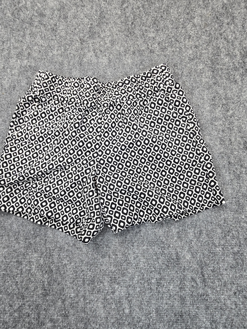 J.Crew Black White Geometric Print Shorts Womens Size 2 Pull On Casual Preppy